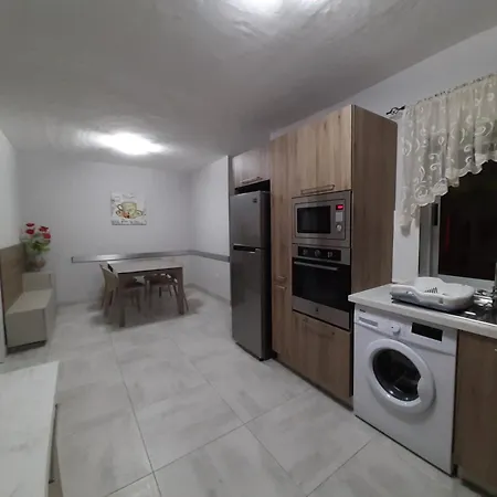 Antros, 1 Apartament Xlendi