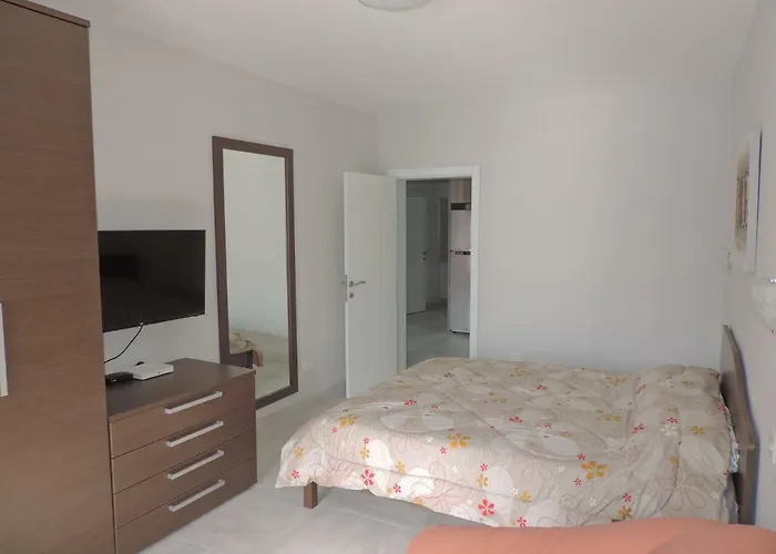 Antros, 1 * クレンディ